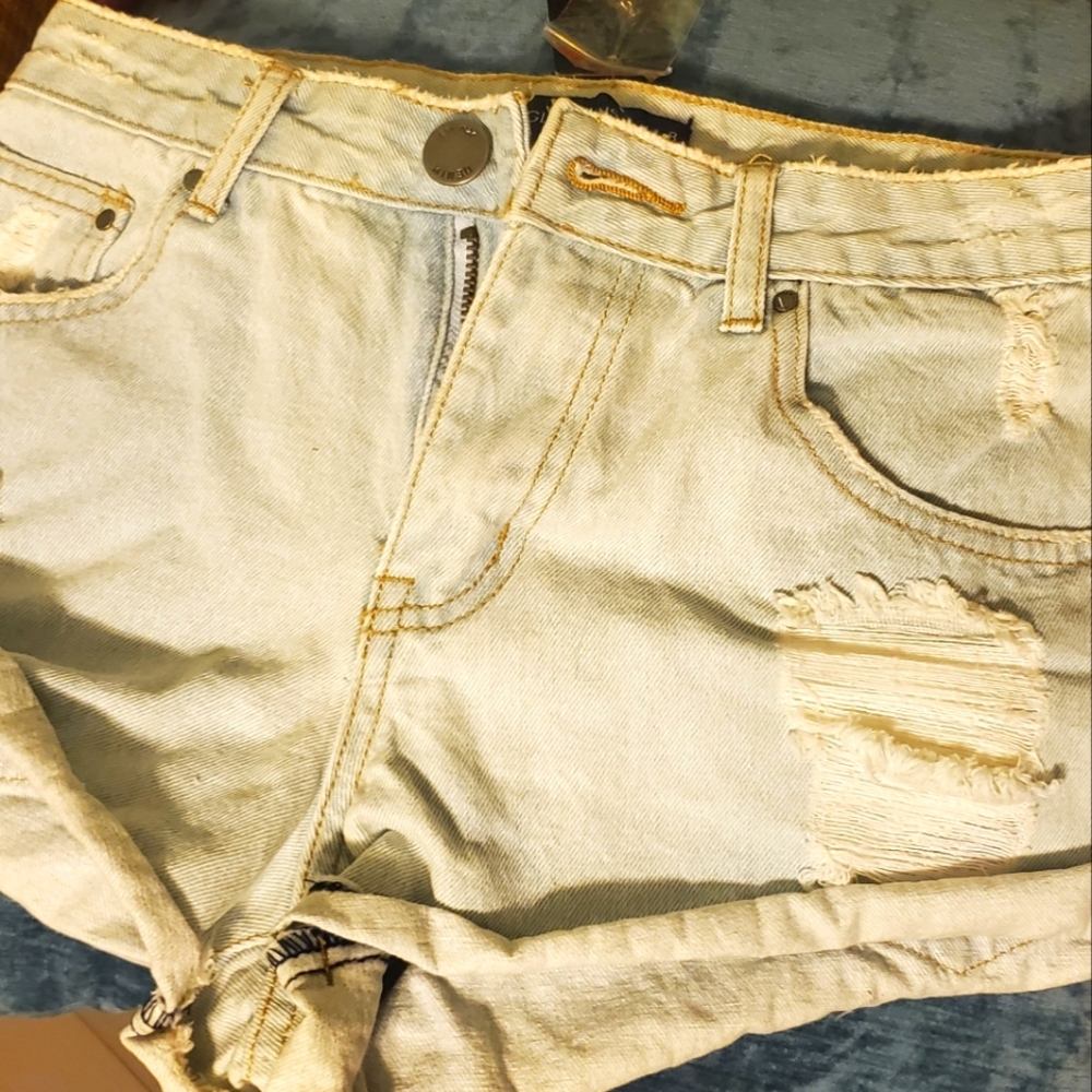 NWT light wash cut off